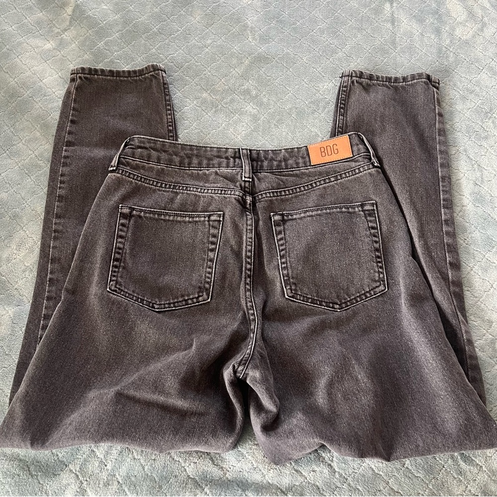 BDG Urban Outfitters Mom Jeans Washed Black High Rise Tapered Leg W28 L32
